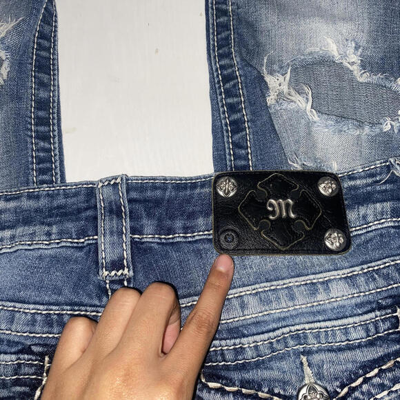 Y2k Miss Me Low Rise Capri Distressed Jeans Size 27 in Boyfriend - Picture 4 of 4